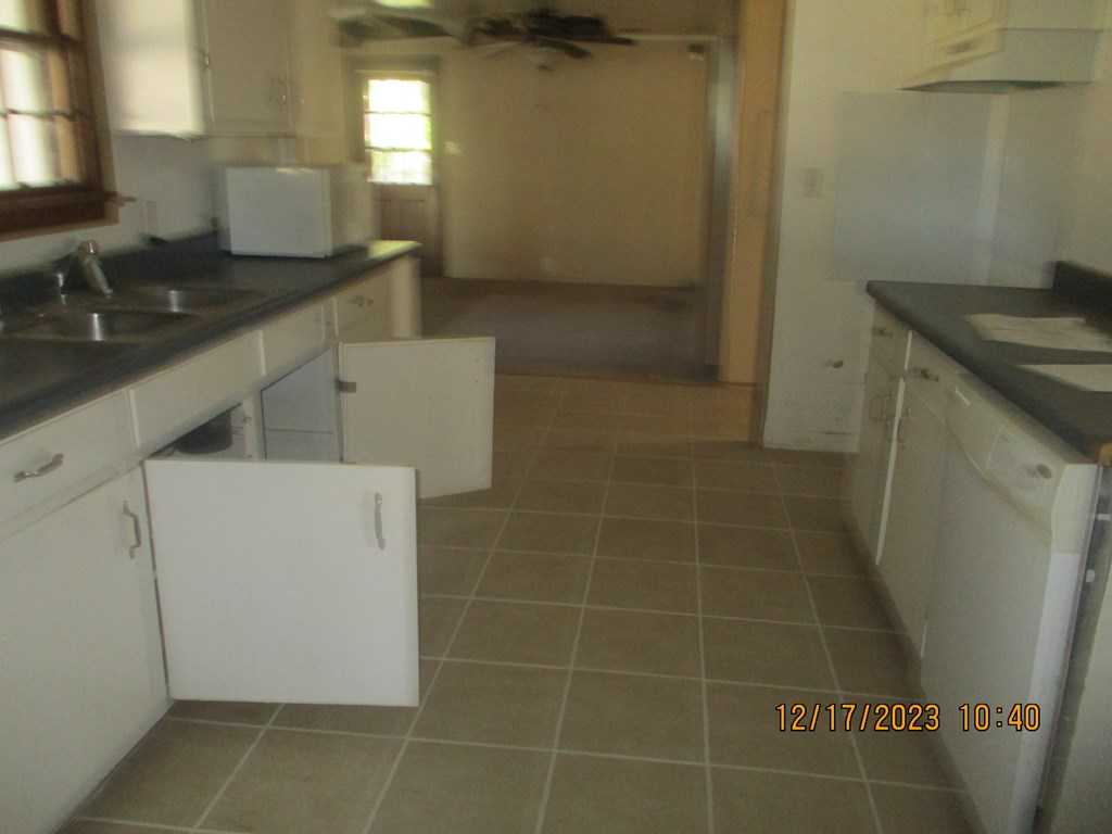 photo 3: 900 Farr, Iraan TX 79744