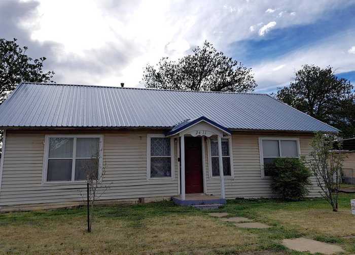 photo 1: 2611 Ave K, Snyder TX 79549