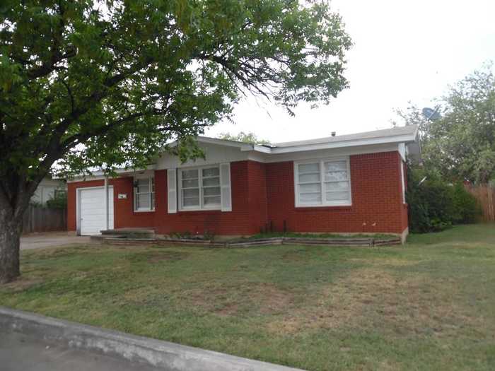 photo 1: 2805 37th St, Snyder TX 79549