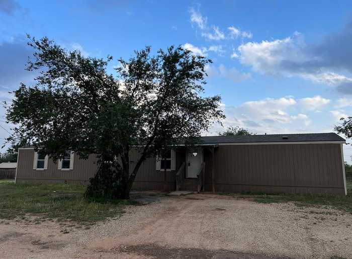 photo 1: 1700 8th St, Snyder TX 79549