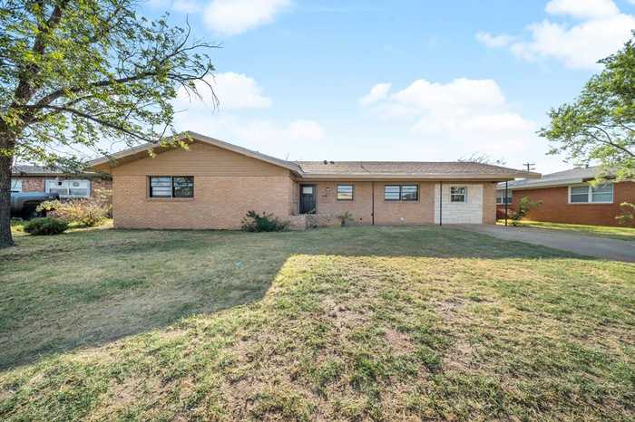 photo 1: 1413 Maple Ave, Odessa TX 79761