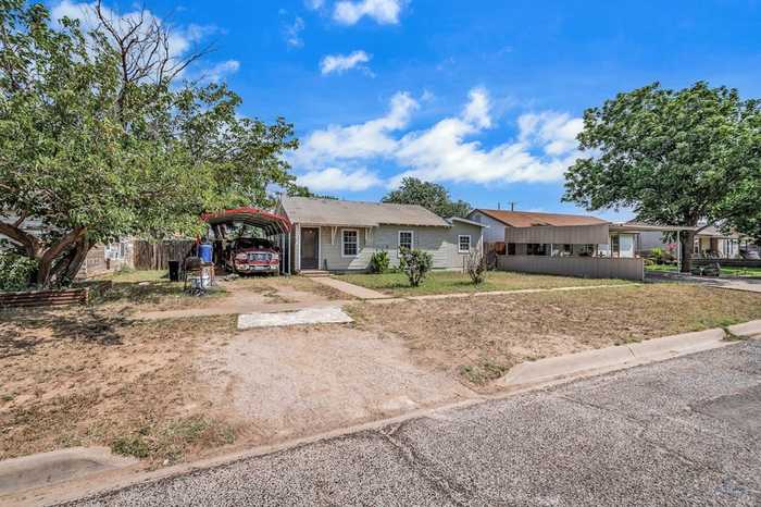 photo 2: 404 W 3rd, Stanton TX 79782