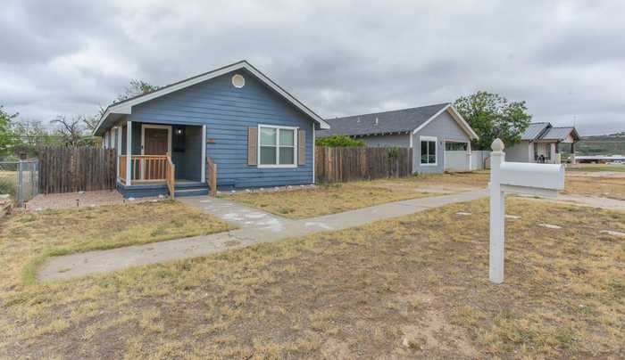 photo 2: 2207 Runnels St, Big Spring TX 79720