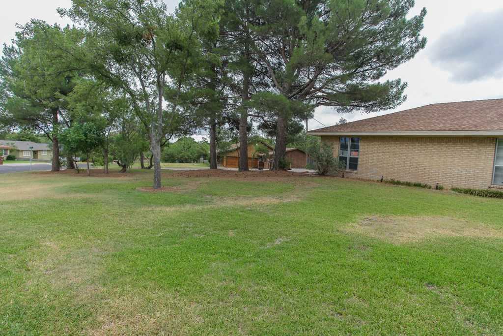 photo 2: 809 Mountain Park Dr, Big Spring TX 79720