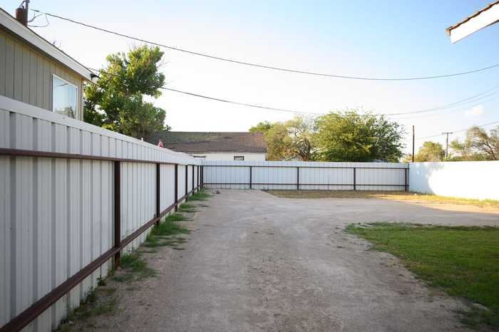 photo 27: 212 NW Ave B, Seminole TX 79360