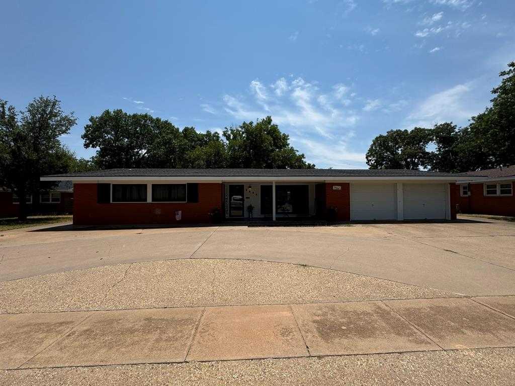 photo 1: 3004 34th St, Snyder TX 79549