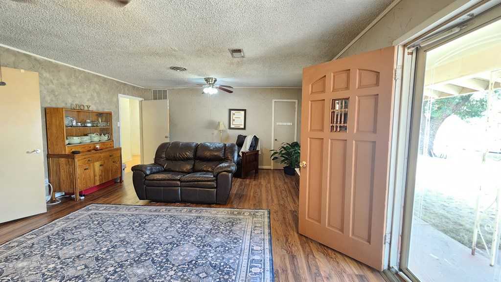 photo 3: 3702 Rose Circle, Snyder TX 79549