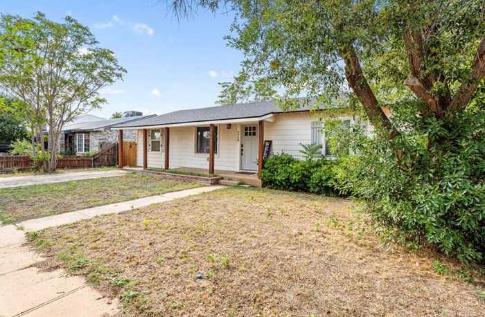 photo 2: 404 W 2nd St, Stanton TX 79782