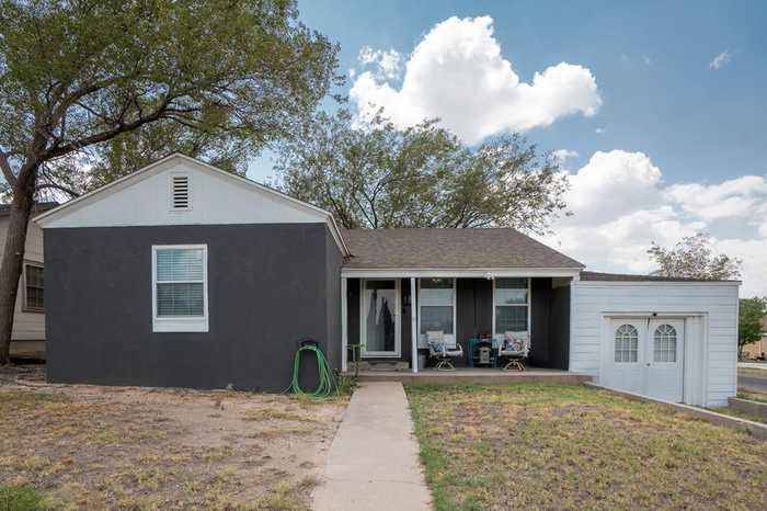 photo 1: 100 Canyon Dr, Big Spring TX 79720