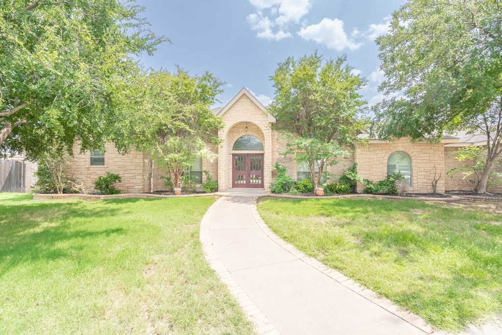 photo 2: 5800 Lincoln Green Court, Midland TX 79707