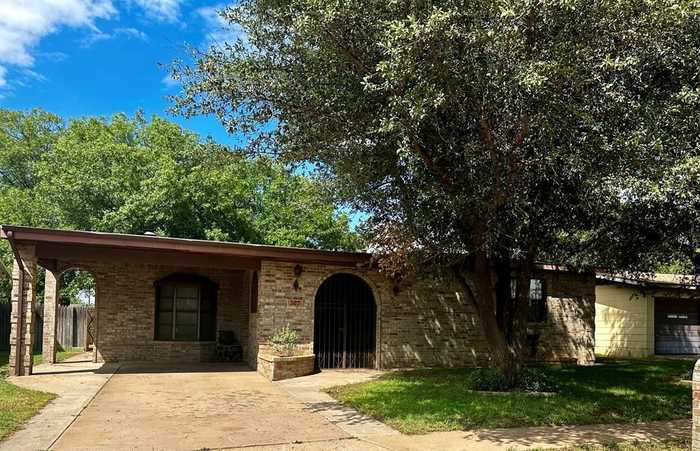 photo 1: 307 33rd St, Snyder TX 79549