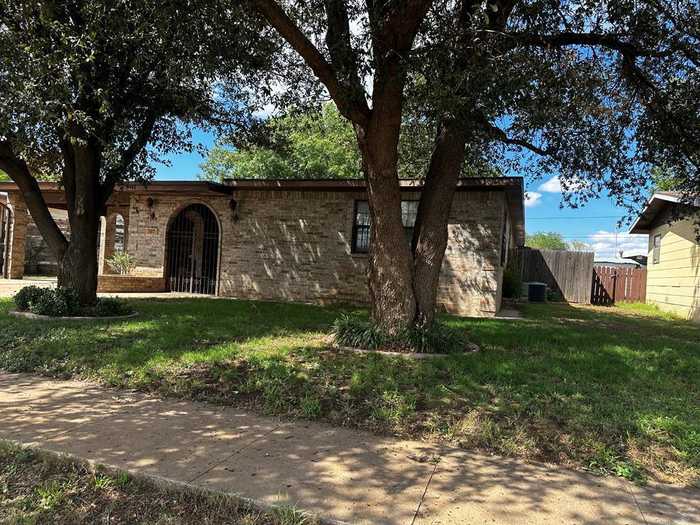 photo 2: 307 33rd St, Snyder TX 79549