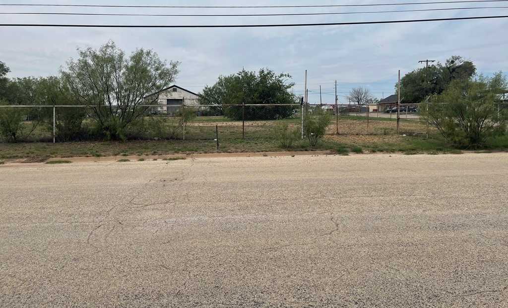 photo 3: 1801 Ave R, Snyder TX 79549