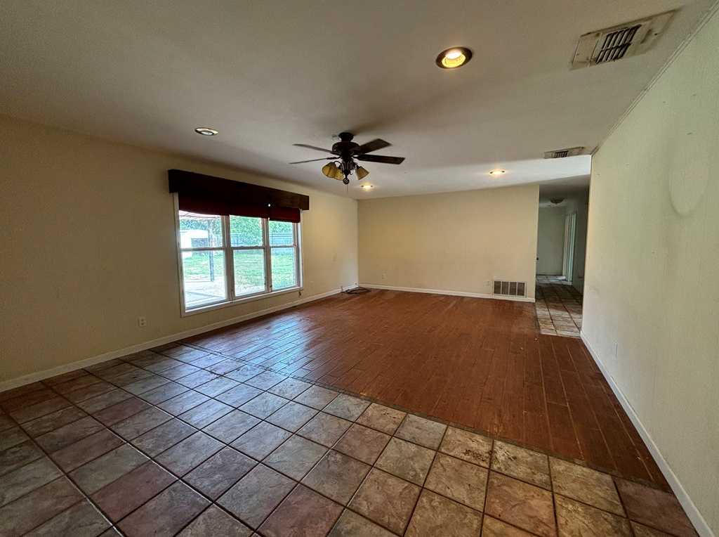 photo 3: 3008 Denison Ave, Snyder TX 79549