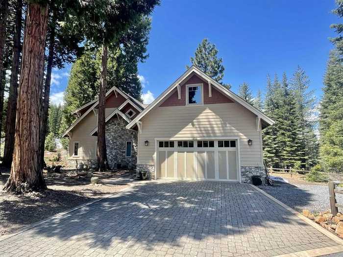 photo 2: 232 Dinsmore Drive, Lake Almanor CA 96137