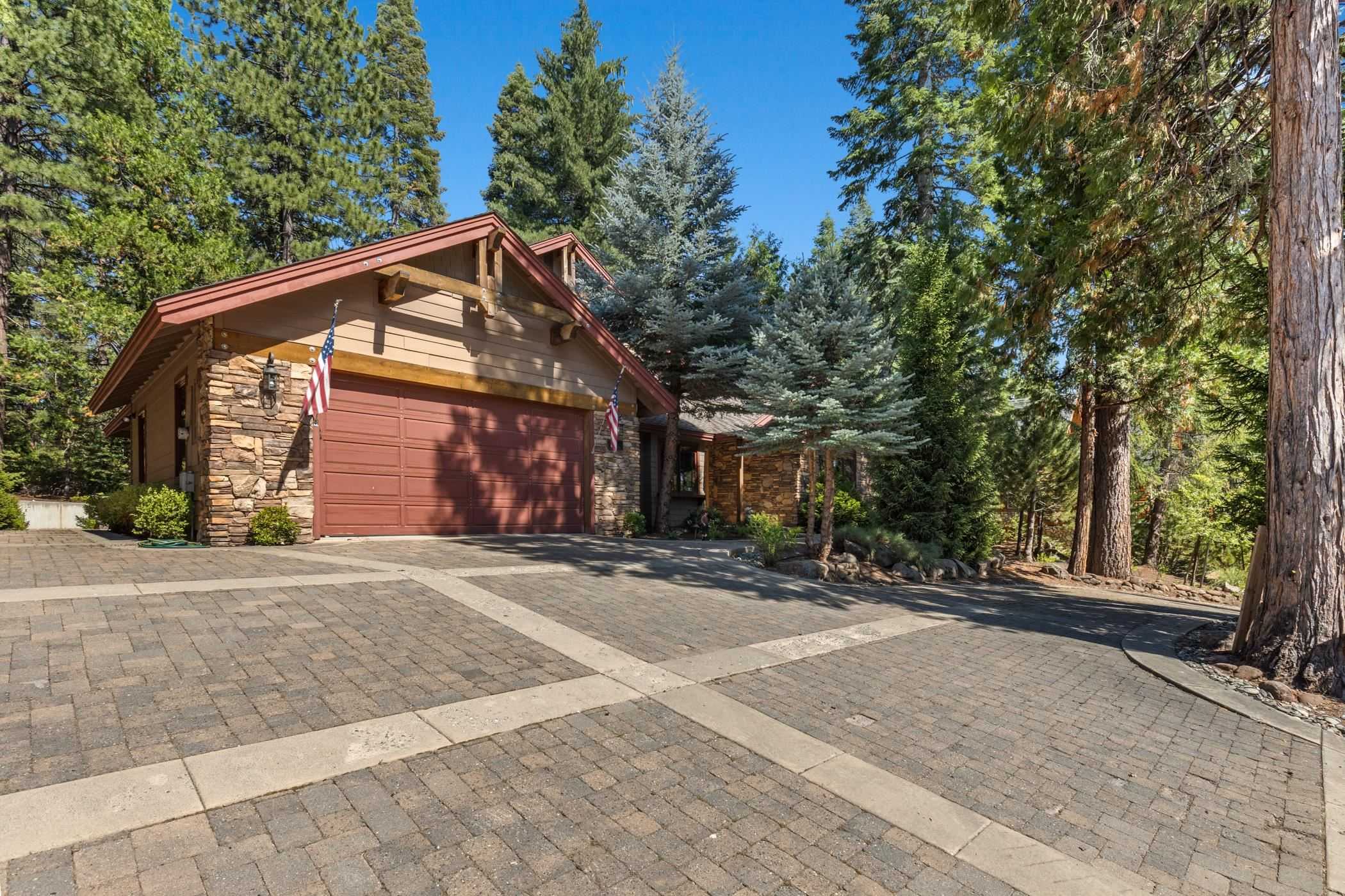 photo 2: 95 Manor Drive, Lake Almanor CA 96137