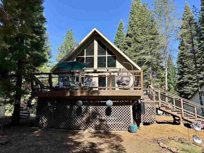 photo 2: 945 Peninsula Drive, Lake Almanor CA 96137