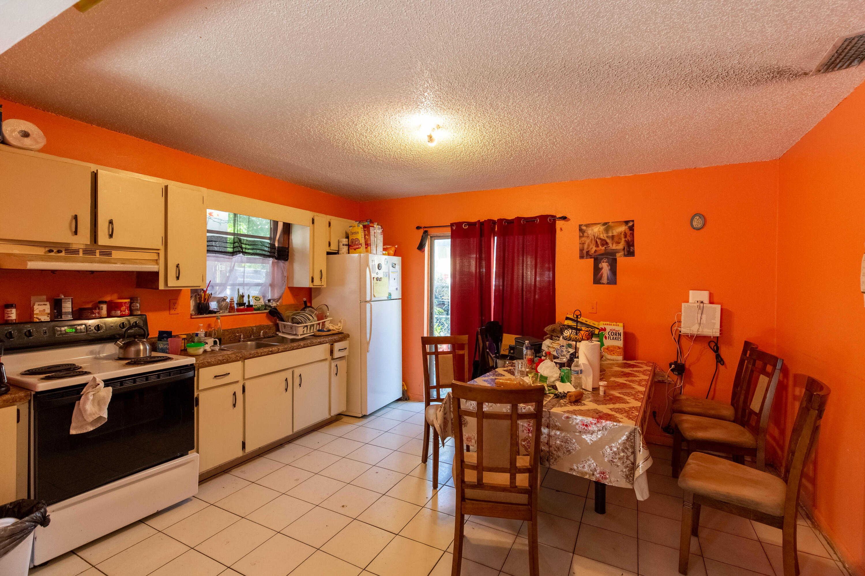 photo 3: 525 Pilgrim Road, West Palm Beach FL 33405