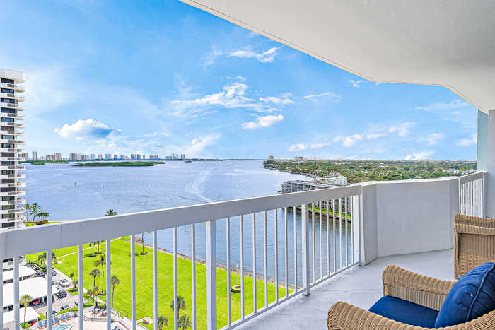 photo 1: 123 Lakeshore Drive Unit 1542, North Palm Beach FL 33408