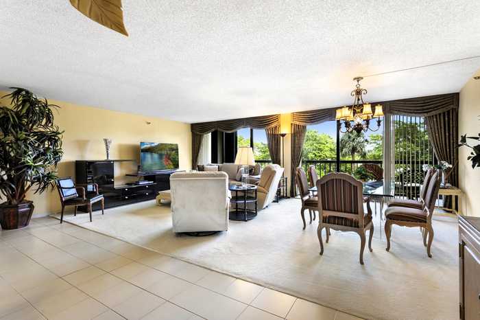 photo 2: 2480 Presidential Way Unit 403, West Palm Beach FL 33401