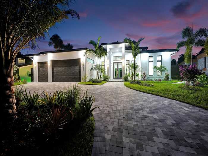 photo 1: 902 Robert Road, Delray Beach FL 33483