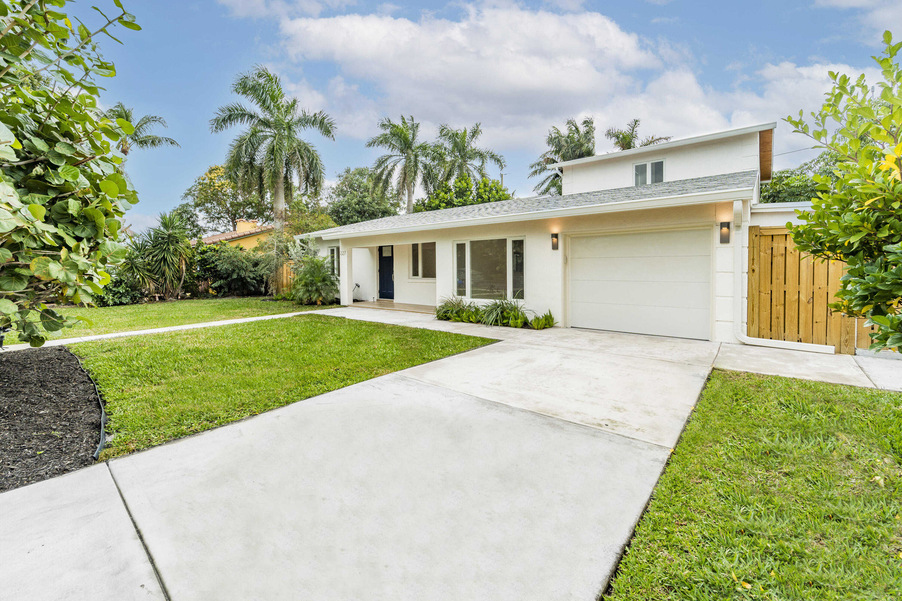 photo 2: 227 Cornell Drive, Lake Worth Beach FL 33460