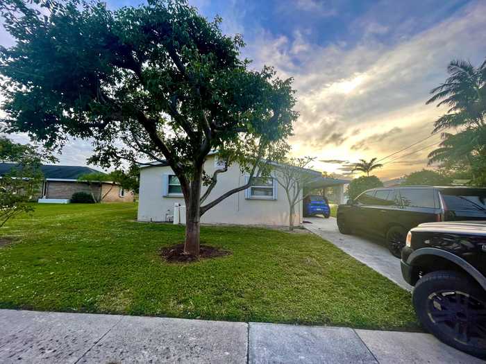 photo 1: 225 Rex Court, Palm Springs FL 33461