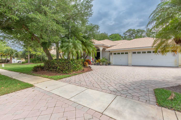 photo 2: 15560 Cedar Grove Lane, Wellington FL 33414