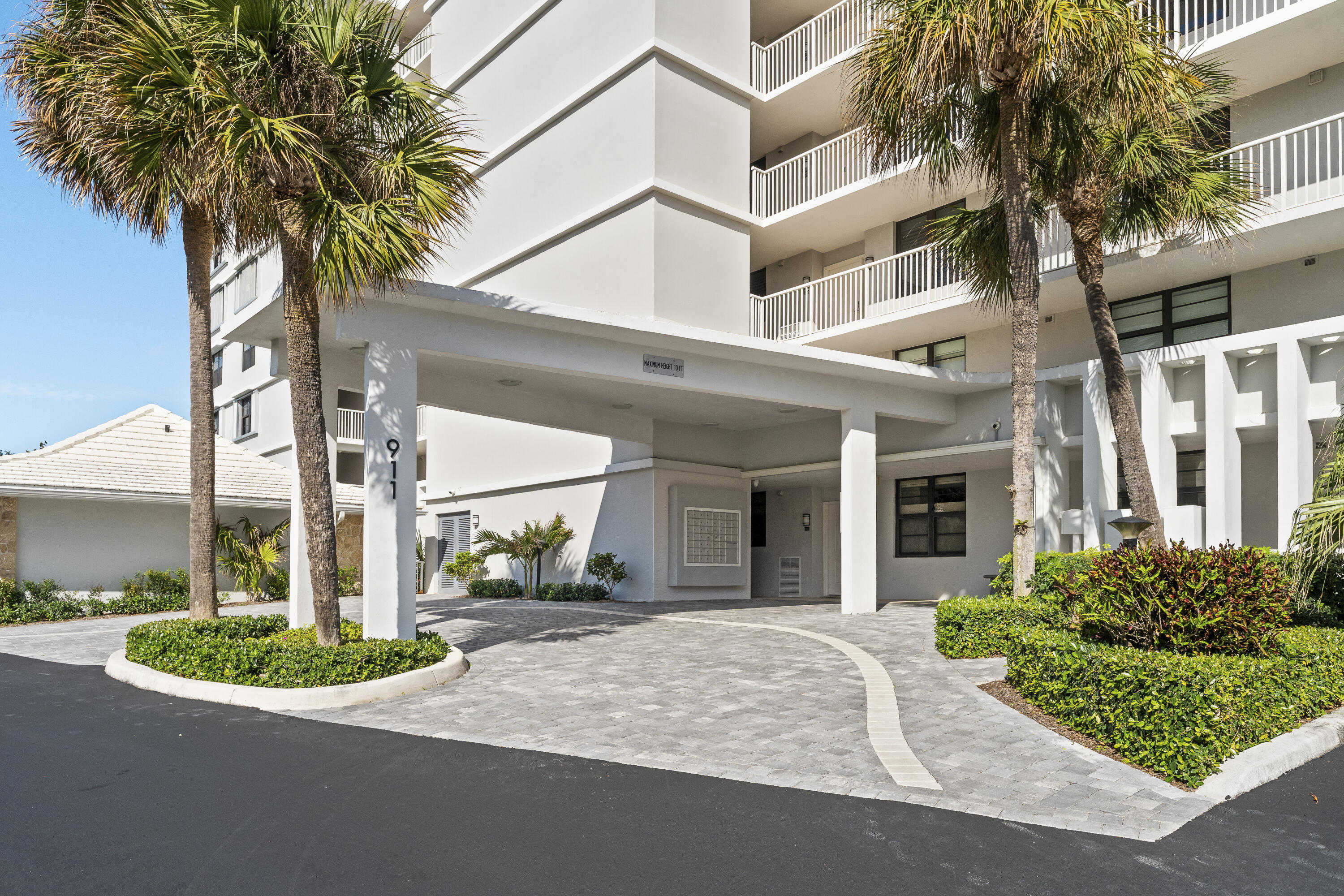 photo 2: 911 Ocean Drive Unit 306, Juno Beach FL 33408