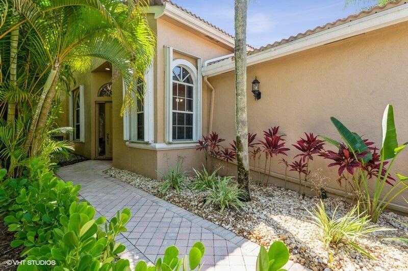 photo 3: 4517 Carlton Golf Drive, Lake Worth FL 33449