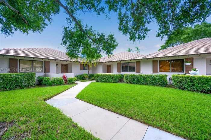 photo 1: 106 Club Drive, Palm Beach Gardens FL 33418