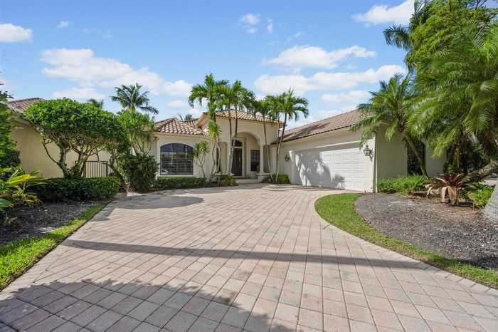 photo 2: 2911 Bent Cypress Rd, Wellington FL 33414