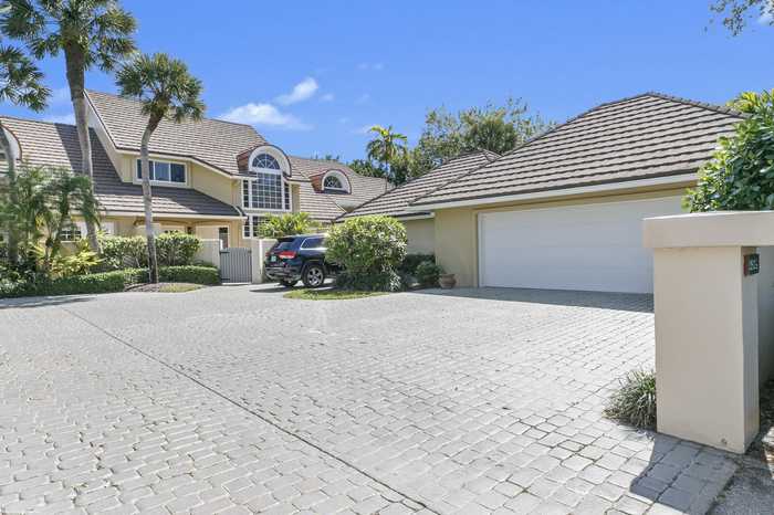 photo 2: 2624 Muirfield Court, Wellington FL 33414