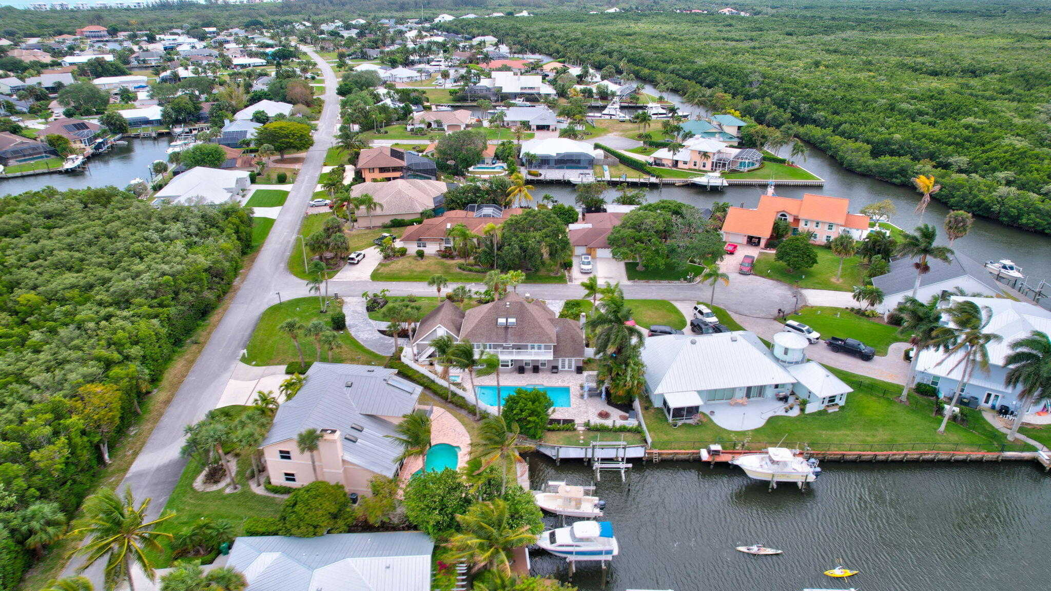 photo 3: 121 Queen Eugenia Court, Hutchinson Island FL 34949