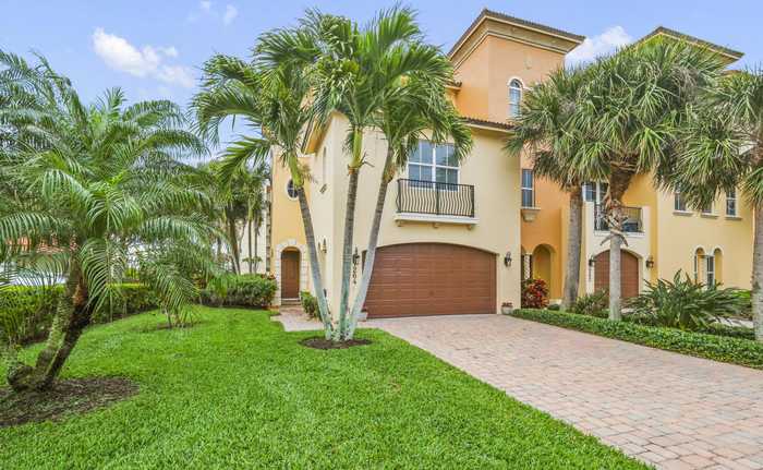 photo 1: 264 Ocean Bay Drive Drive, Jensen Beach FL 34957