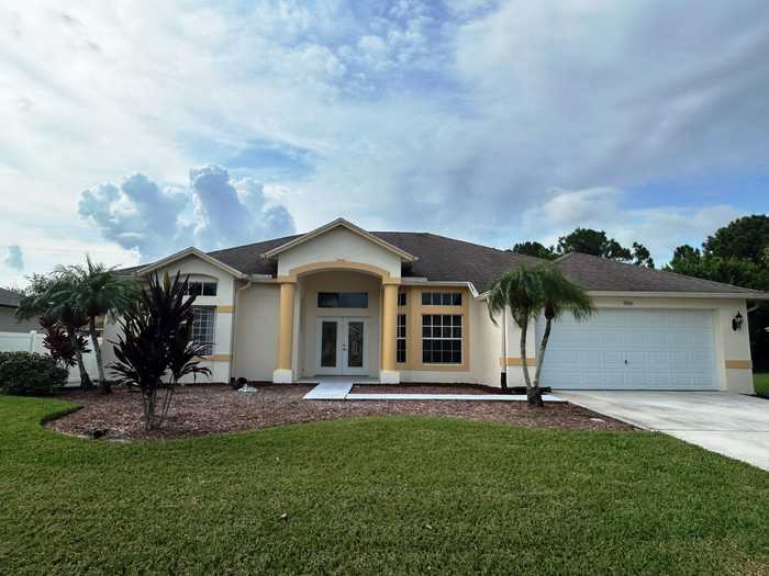 photo 2: 386 Donna Terrace, Port Saint Lucie FL 34984