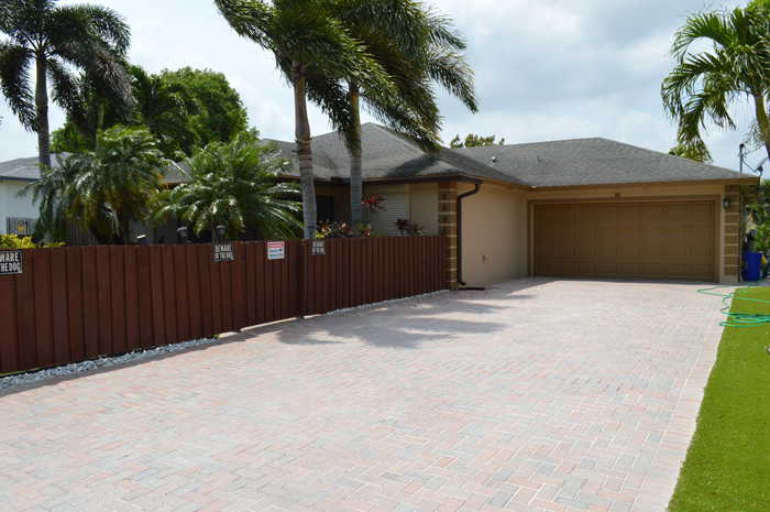 photo 2: 6695 Venetian Drive, Lake Worth FL 33462