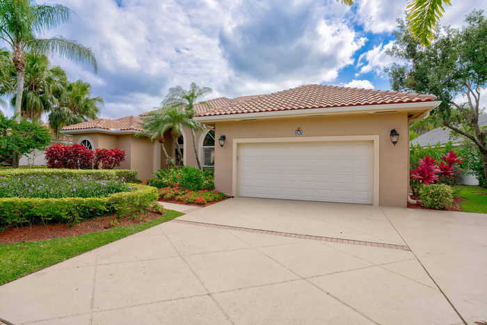 photo 2: 40 Cayman Place, Palm Beach Gardens FL 33418