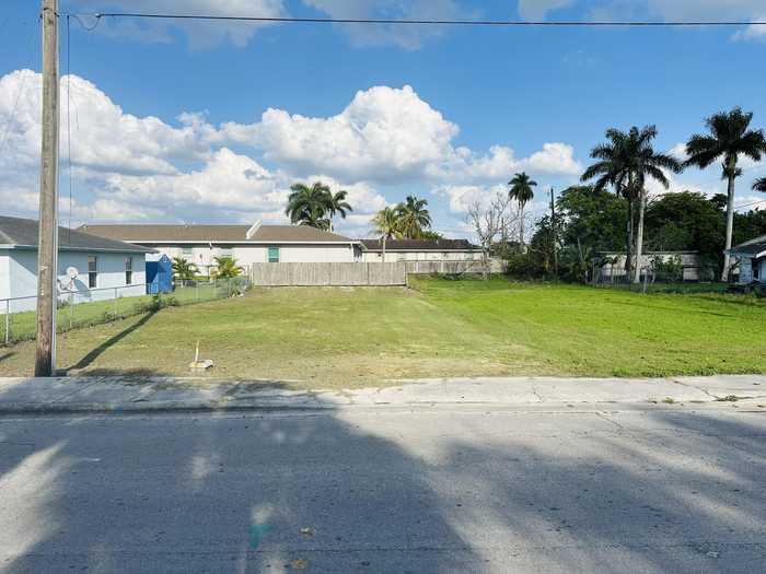 photo 2: 249 5th Street, Belle Glade FL 33430