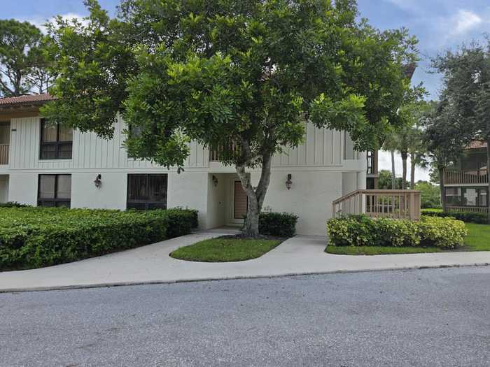 photo 1: 300 Brackenwood Circle, Palm Beach Gardens FL 33418