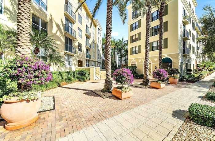 photo 2: 630 Sapodilla Avenue Unit 308, West Palm Beach FL 33401