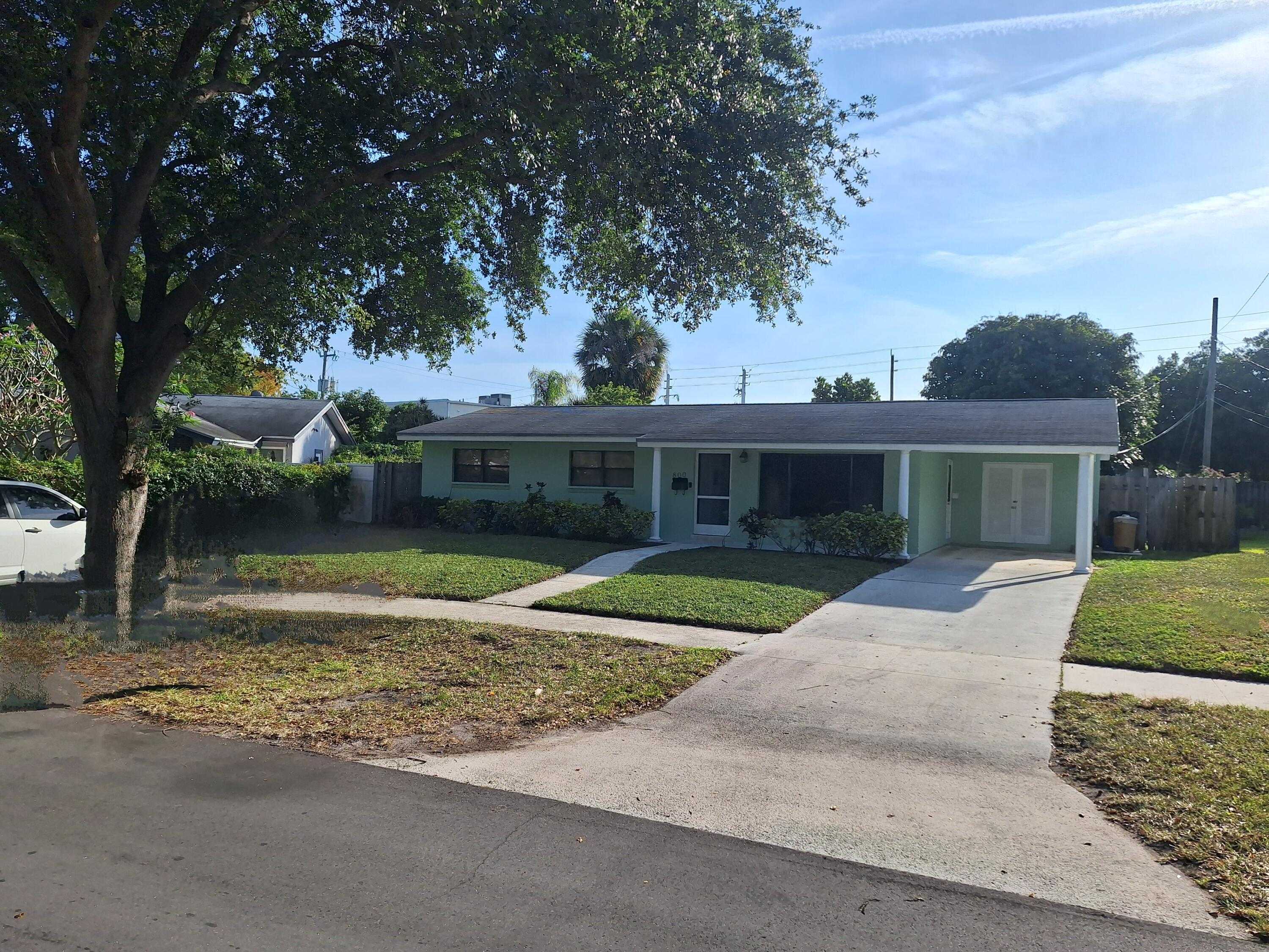 photo 1: 800 Fairhaven Drive, North Palm Beach FL 33408