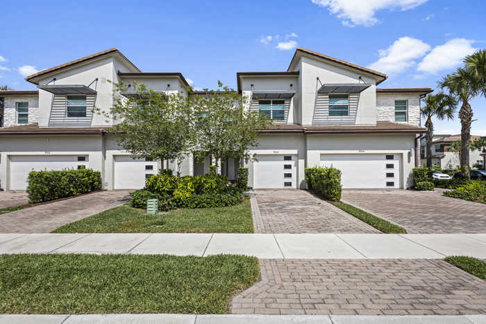 photo 1: 9040 Kingsmoor Way, Lake Worth FL 33467