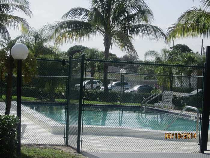 photo 7: 1501 Crescent Circle Unit E49, Lake Park FL 33403