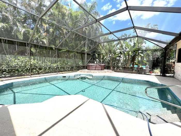 photo 2: 2114 Greenview Cove Drive, Wellington FL 33414