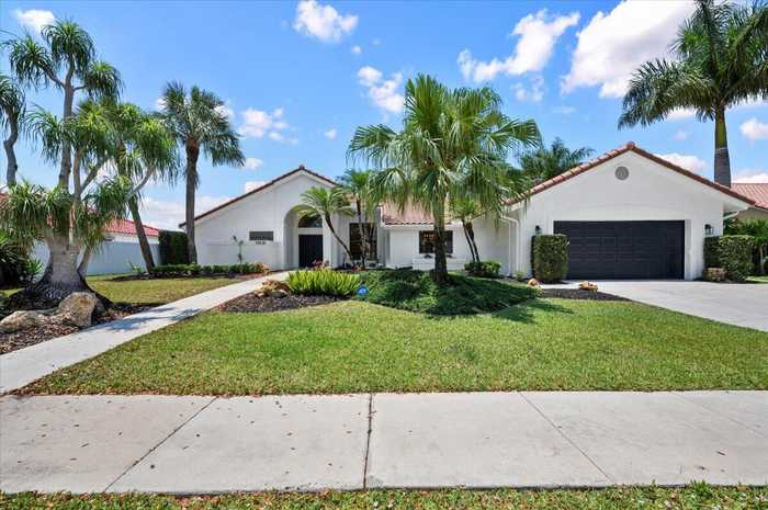 photo 2: 1908 Lynton Circle, Wellington FL 33414