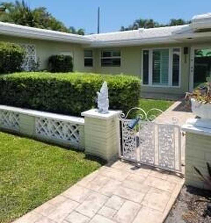 photo 2: 850 Camino Real, Boca Raton FL 33486