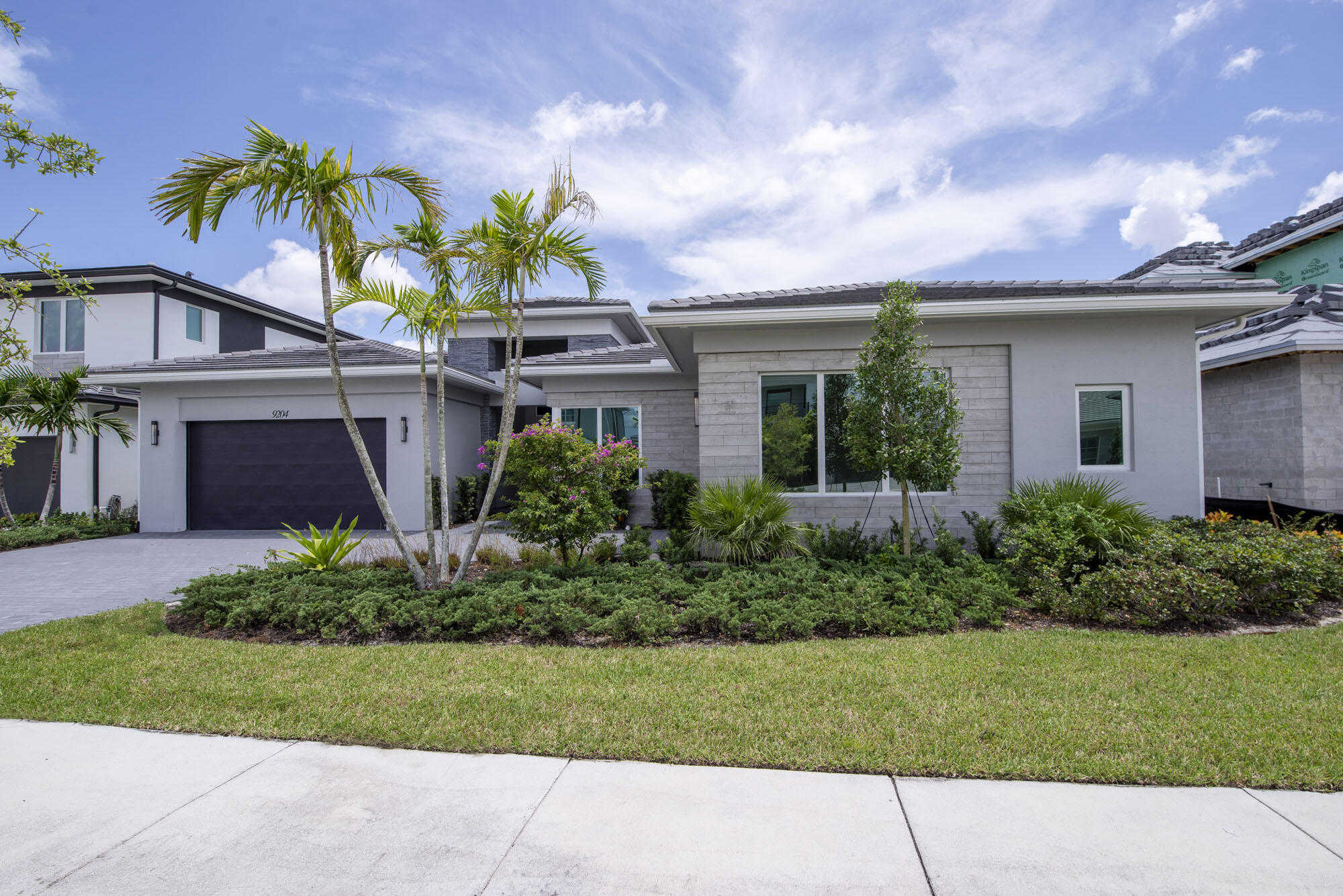 photo 2: 9204 Coral Isles Circle, Palm Beach Gardens FL 33412