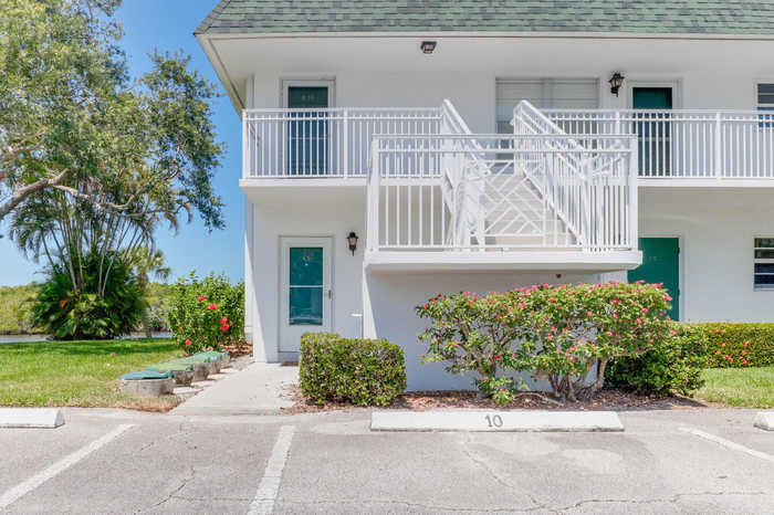 photo 1: 2800 Indian River Boulevard Unit E5, Vero Beach FL 32960