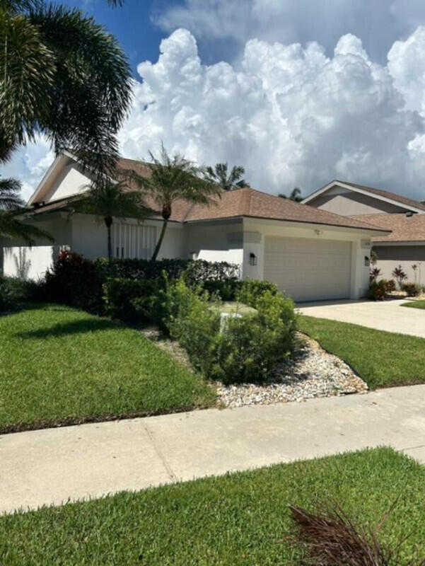 photo 2: 210 Saint Charles Court, Jupiter FL 33477